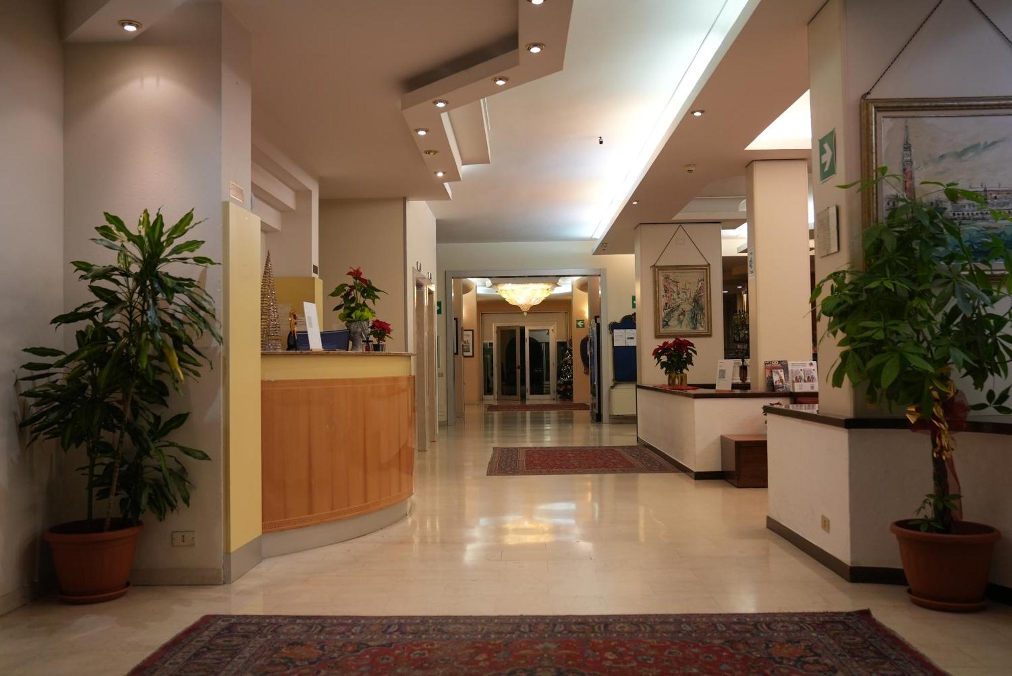 Hotel Albatros Mestre Exteriér fotografie