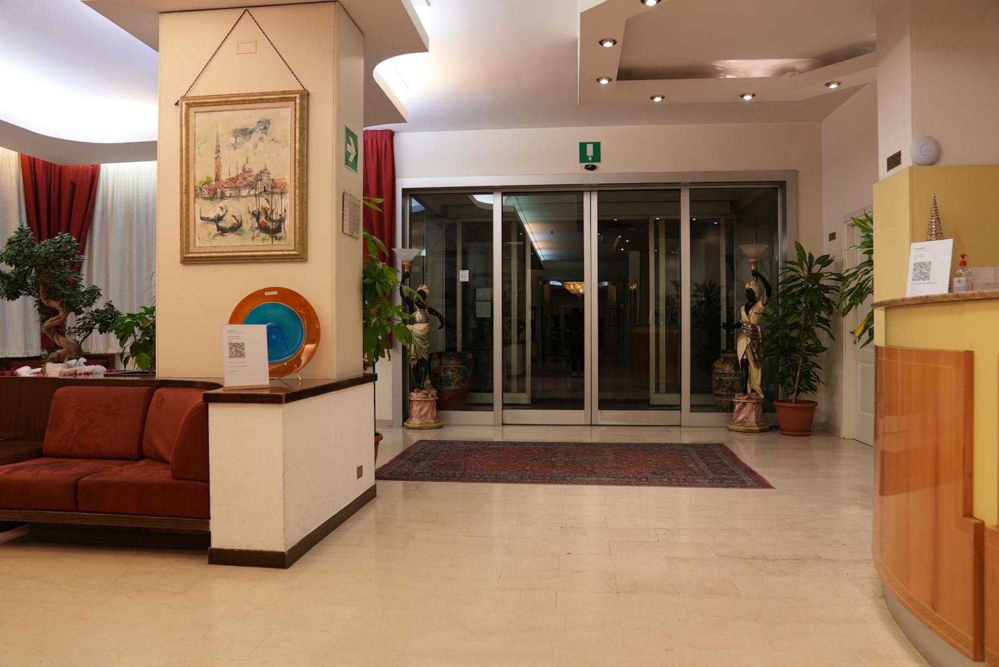 Hotel Albatros Mestre Exteriér fotografie