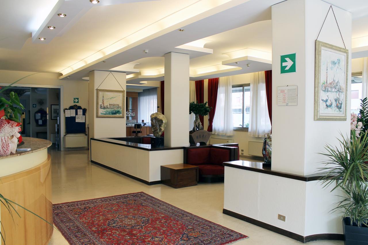 Hotel Albatros Mestre Exteriér fotografie